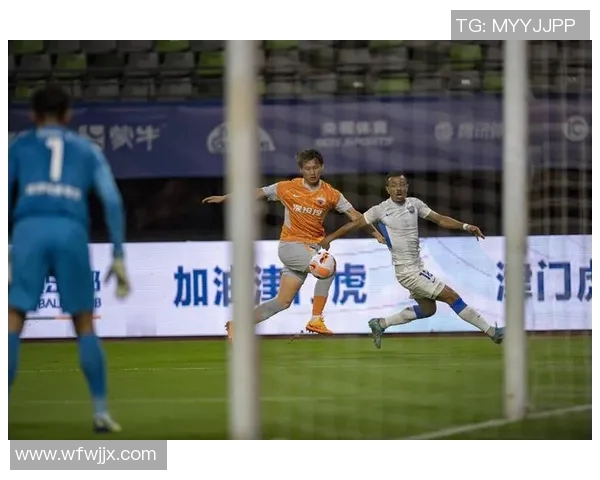 深圳足球队战术解析与对比探讨揭示球队发展潜力与挑战 深圳足球队战术解析与对比探讨揭示球队发展潜力与挑战