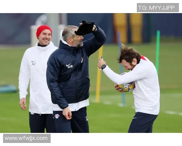 昔日足球明星重聚同框再现辉煌岁月引发球迷热议 昔日足球明星重聚同框再现辉煌岁月引发球迷热议